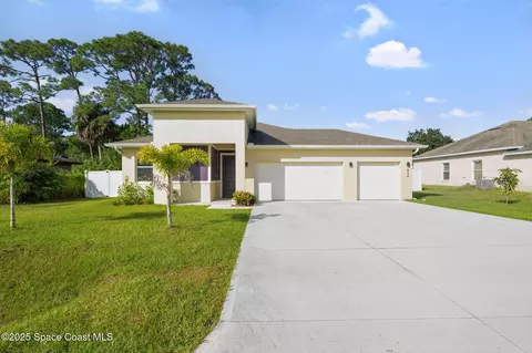 434 Borraclough Ave NW, Palm Bay, FL 32907