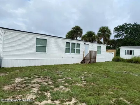 2944 Century Oaks Cir, West Melbourne, FL 32904
