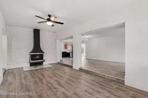 Living - 2007 Tyler Ave, Melbourne, FL 32935 photo 4 of 7