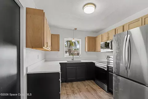 Kitchen - 2007 Tyler Ave, Melbourne, FL 32935 photo 1 of 2