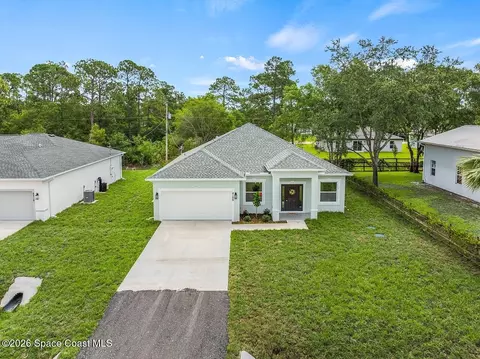 8186 104th Ct, Vero Beach, FL 32967