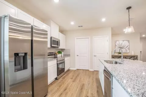 Kitchen - 1407 Needle Palm Dr, Edgewater, FL 32132 photo 3 of 3