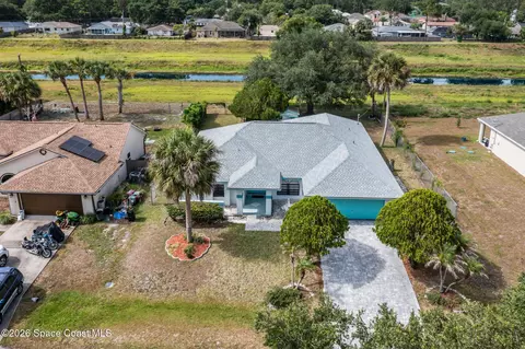 622 Altona St NW, Palm Bay, FL 32907