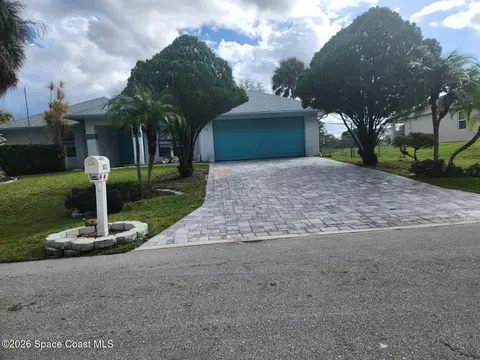 622 Altona St NW, Palm Bay, FL 32907