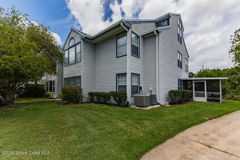 4895 Lake Waterford Way W #2-207, Melbourne, FL 32901