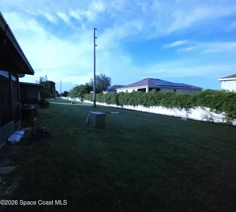 Exterior - 2510 King Oak Cir, Saint Cloud, FL 34769 photo 4 of 5