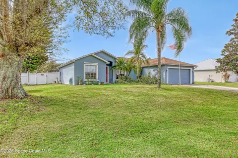 938 Jettie St NE, Palm Bay, FL 32907