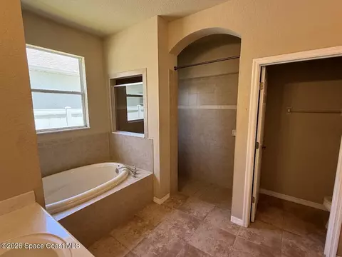 Bath - 4719 Chastain Dr, Melbourne, FL 32940 photo 1 of 6