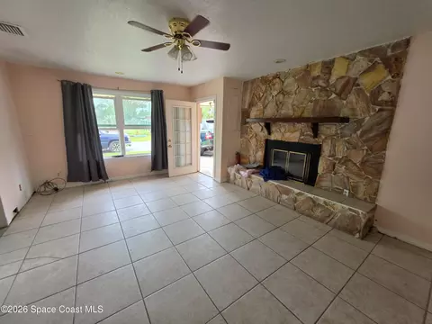 Living - 417 A Ln, Cocoa, FL 32926 photo 2 of 6