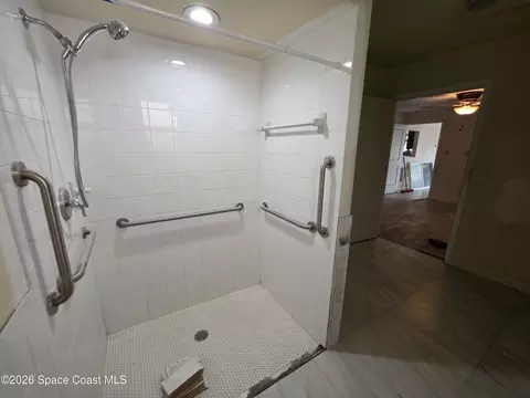 Bath - 417 A Ln, Cocoa, FL 32926 photo 1 of 3