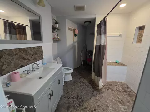 Bath - 417 A Ln, Cocoa, FL 32926 photo 2 of 3