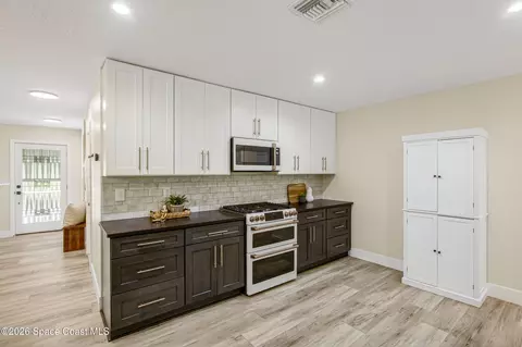 Kitchen - 3255 Hield Rd, Melbourne, FL 32904 photo 2 of 4