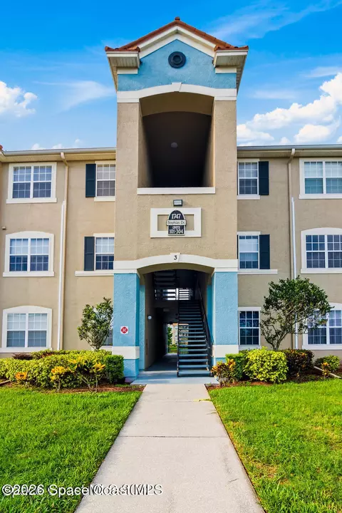 1747 Sophias Dr #304, Melbourne, FL 32940