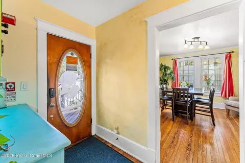 Entry Way - 907 E Melbourne Ave, Melbourne, FL 32901 photo 2 of 2