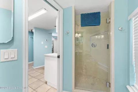 Bath - 907 E Melbourne Ave, Melbourne, FL 32901 photo 7 of 8