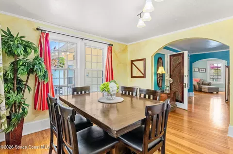 Dining - 907 E Melbourne Ave, Melbourne, FL 32901 photo 1 of 3