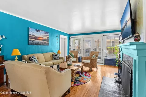 Living - 907 E Melbourne Ave, Melbourne, FL 32901 photo 1 of 5