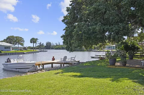514 Cocoa Isles Blvd, Cocoa Beach, FL 32931