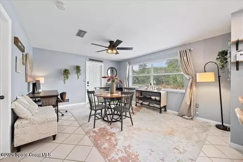 Dining - 637 E Lincoln Ave, Melbourne, FL 32901 photo 4 of 4