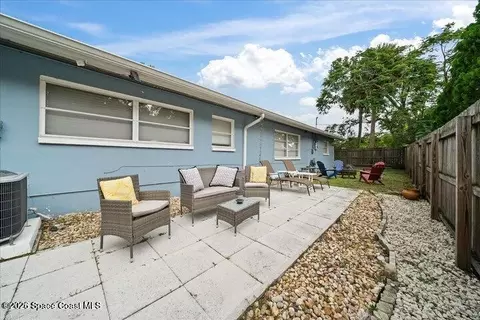 Exterior - 637 E Lincoln Ave, Melbourne, FL 32901 photo 2 of 5