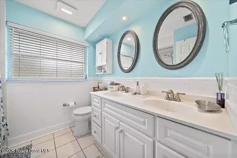 Bath - 637 E Lincoln Ave, Melbourne, FL 32901 photo 1 of 3