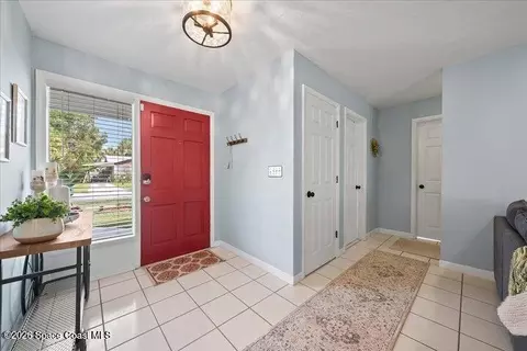 Entry Way - 637 E Lincoln Ave, Melbourne, FL 32901 photo 1 of 1