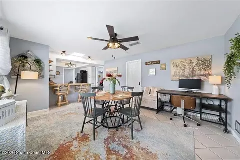 Dining - 637 E Lincoln Ave, Melbourne, FL 32901 photo 3 of 4