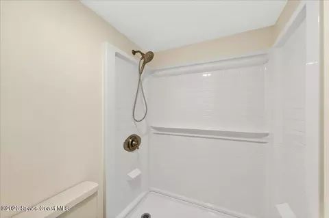 Bath - 1480 Roosevelt Ave #201, Melbourne, FL 32901 photo 5 of 5