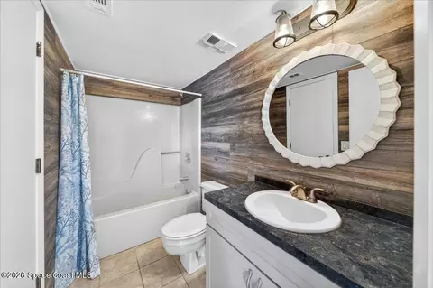 Bath - 1480 Roosevelt Ave #201, Melbourne, FL 32901 photo 1 of 5