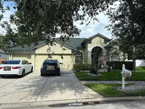 4245 Balington Dr, Valrico, FL 33594