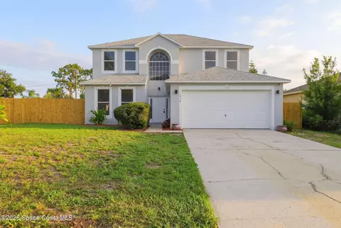 518 Sauders Rd SE, Palm Bay, FL 32909