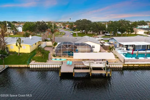 360 Diana Blvd, Merritt Island, FL 32953