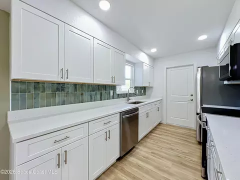 Kitchen - 4590 Ponds Dr, Cocoa, FL 32927 photo 1 of 6