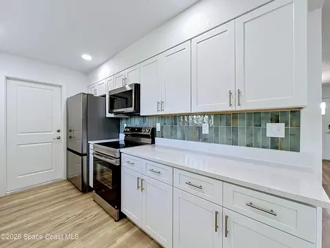 Kitchen - 4590 Ponds Dr, Cocoa, FL 32927 photo 3 of 6