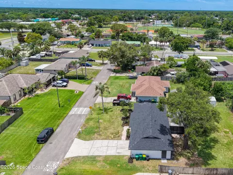 View/Area - 4590 Ponds Dr, Cocoa, FL 32927 photo 9 of 17