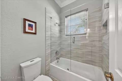 Bath - 4059 Chastain Dr, Melbourne, FL 32940 photo 5 of 7