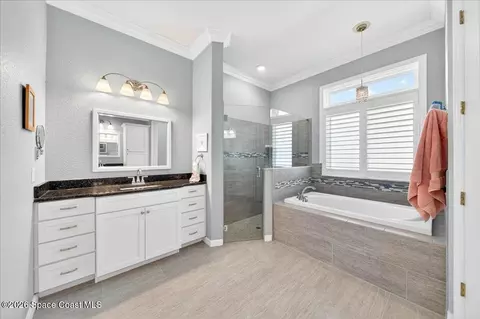 Bath - 4059 Chastain Dr, Melbourne, FL 32940 photo 2 of 7