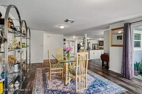 Dining - 427 Lynn Ave, Melbourne, FL 32935 photo 1 of 2