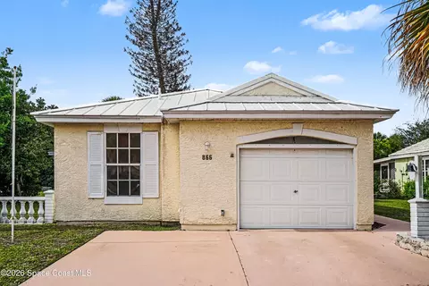 866 Wateroak Dr NE, Palm Bay, FL 32905