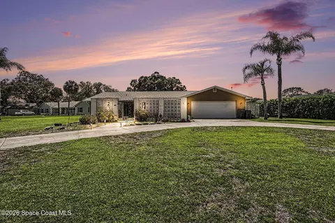 3100 Saunders Pl, Titusville, FL 32780