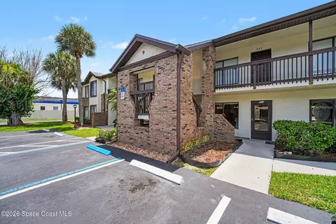 1515 Huntington Ln #913, Rockledge, FL 32955