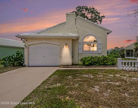 882 Wateroak Dr NE, Palm Bay, FL 32905