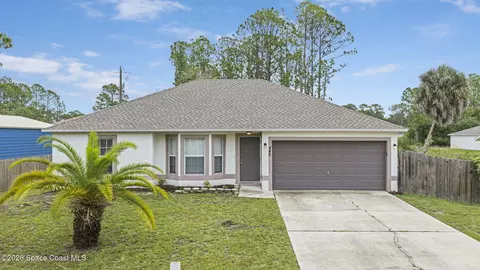 445 Alachua Ave NW, Palm Bay, FL 32907