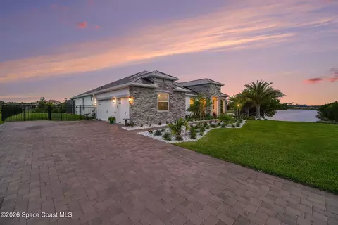 Exterior - 3995 Domain Ct, Melbourne, FL 32934 photo 12 of 13