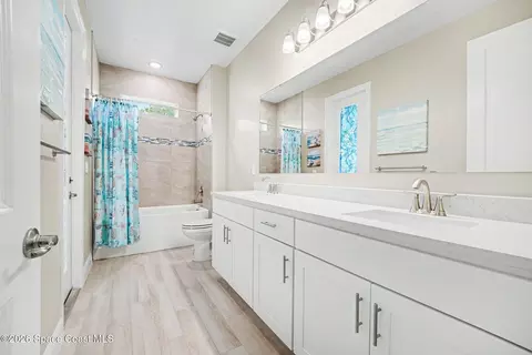 Bath - 3995 Domain Ct, Melbourne, FL 32934 photo 4 of 4