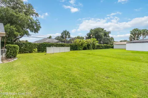 Exterior - 598 Pine Forest Ct, Melbourne, FL 32940 photo 10 of 11