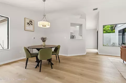 Dining - 598 Pine Forest Ct, Melbourne, FL 32940 photo 2 of 2