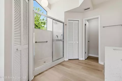 Bath - 598 Pine Forest Ct, Melbourne, FL 32940 photo 3 of 4
