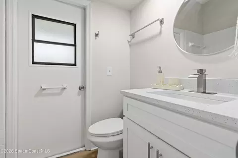 Bath - 598 Pine Forest Ct, Melbourne, FL 32940 photo 4 of 4