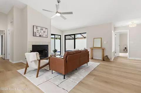 Living - 598 Pine Forest Ct, Melbourne, FL 32940 photo 2 of 4